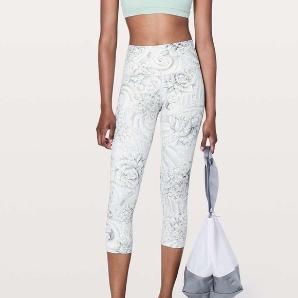 Lululemon Wunder Under High Rise Crop in Twine White Multi - Picture 1 of 10